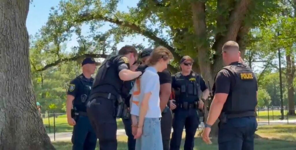 Suspect Detained in Lincoln Memorial Reflecting Pool Vandalism x.com