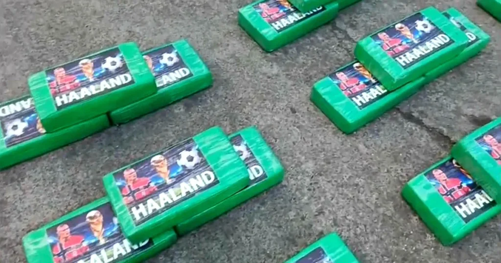 Police seize 1,000 kilos of cocaine with stickers of soccer star