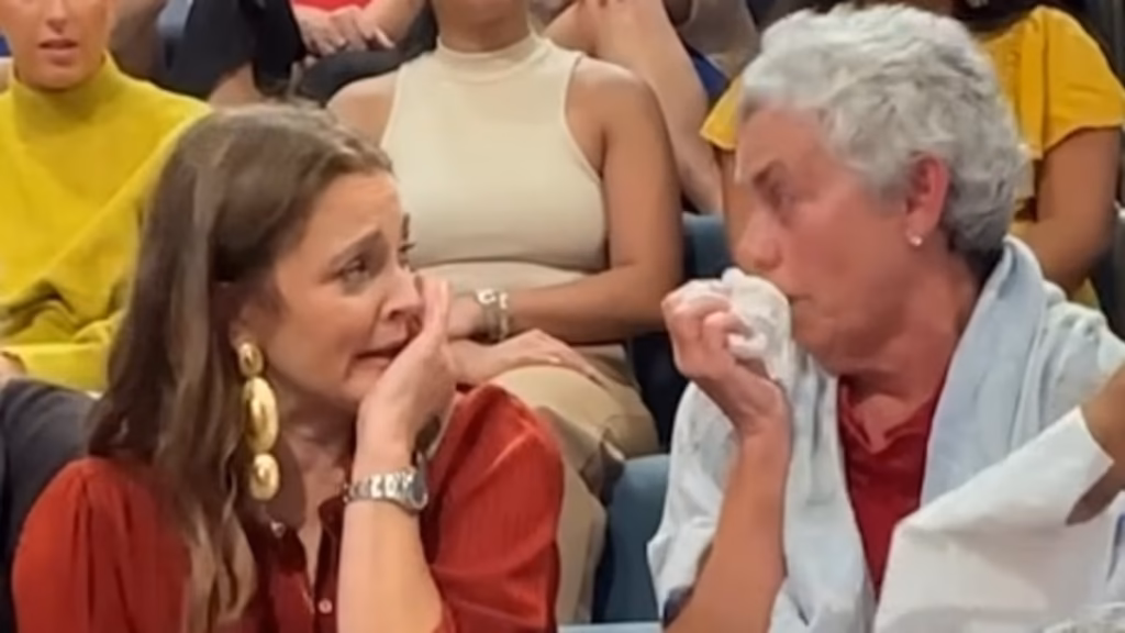 Drew Barrymore cries approximately getting sober in 2022 whereas reuniting with flight attendant who comforted her