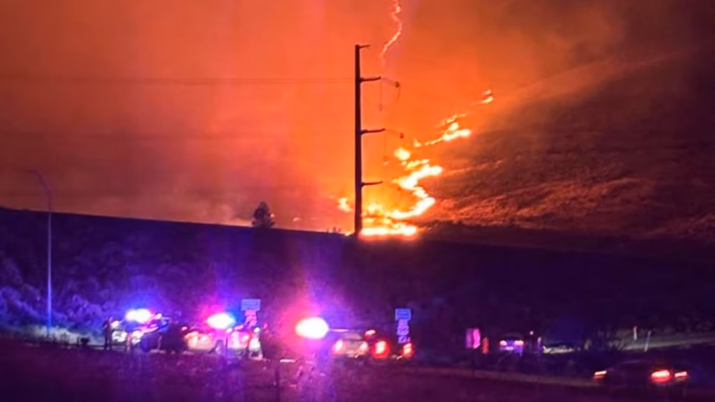 Devastating wildfire burning by means of Nevada threatens Reno…harm rely increases as houses and a hospital pressured to EVACUATE