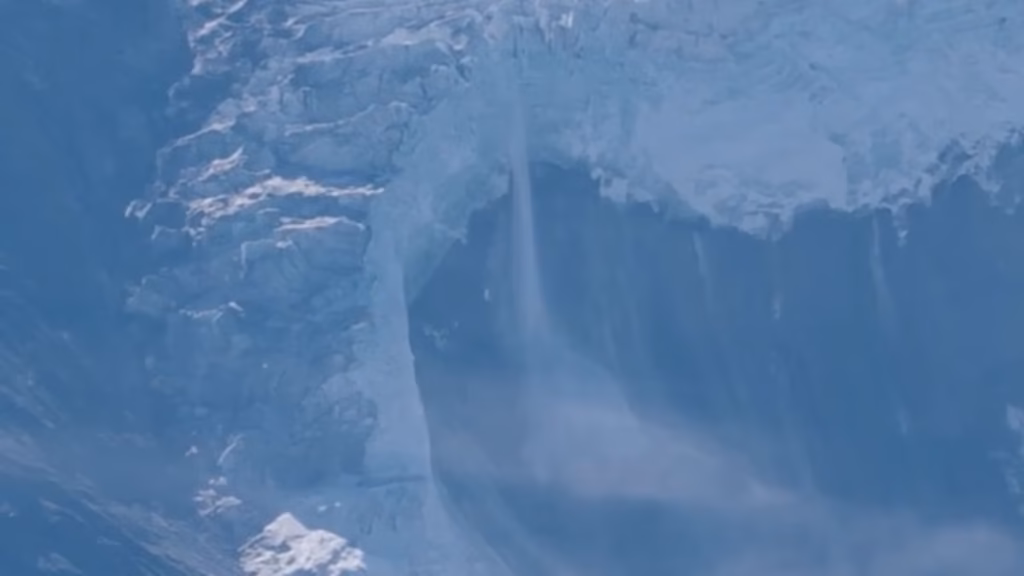 Hikers film giant glacier collapse triggering Nepal-Tibet floods