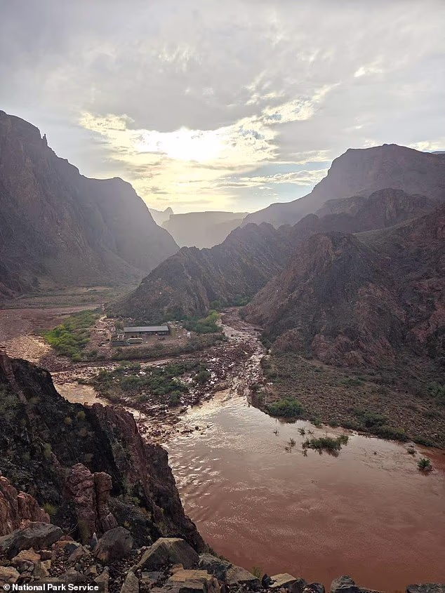 At least 20 hikers missing after Grand Canyon flash floods