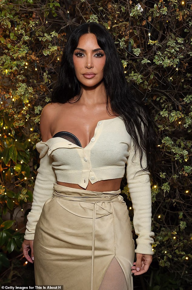 Kim Kardashian donates $50,000 to border families at LA gala