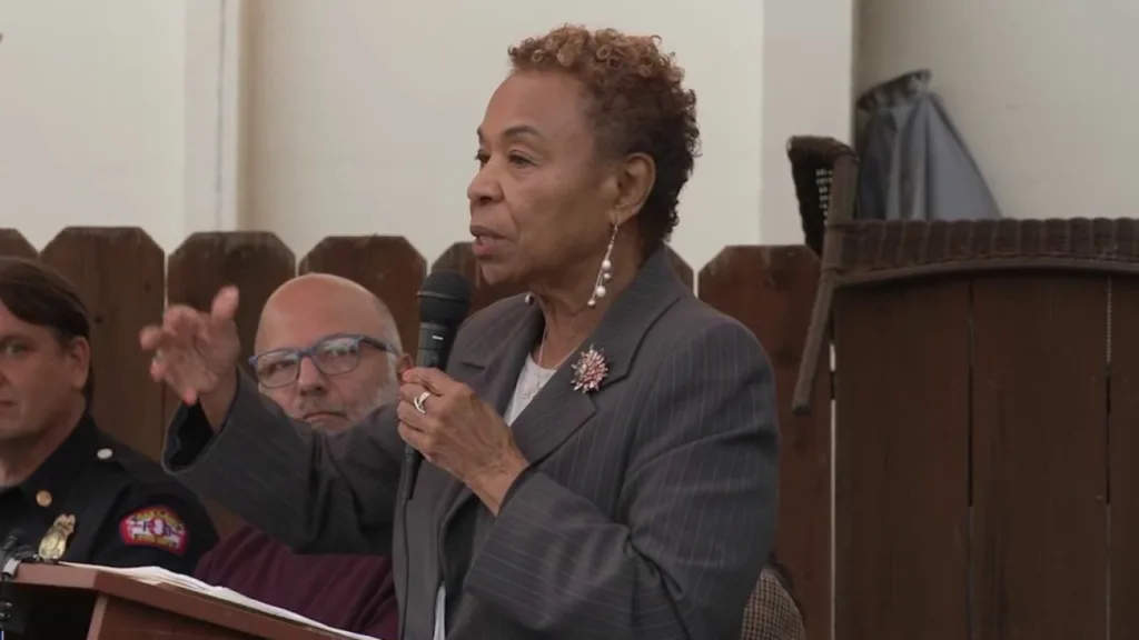 Oakland officials confront road and crime concerns at forum