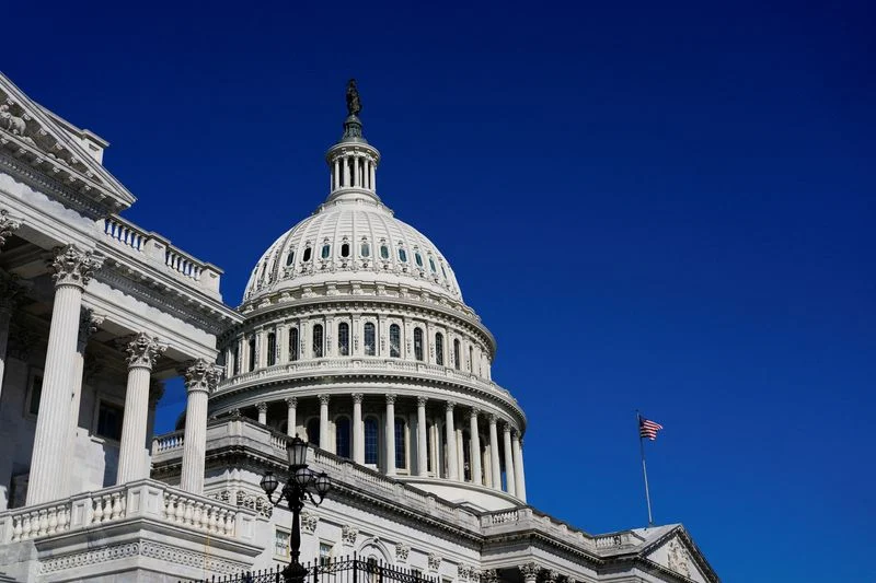US House backs funding to avert shutdown before midterms