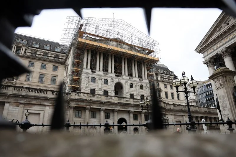 Banks race to turn riskier credit into BoE cash