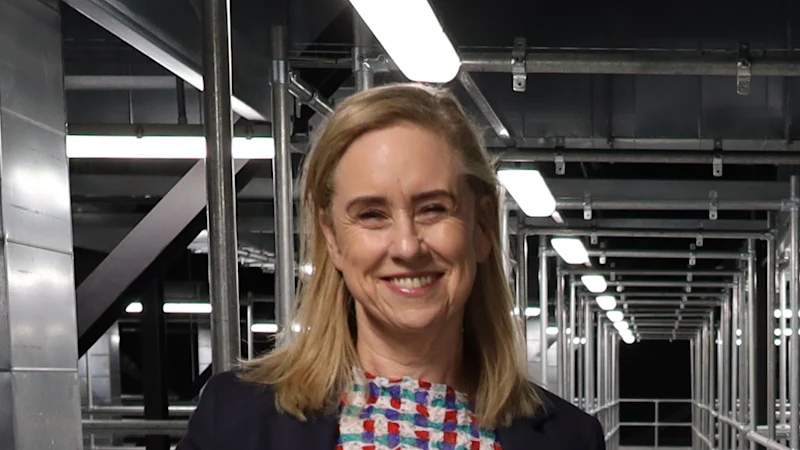 Minister acts after Perth actors offered lunch and opportunity