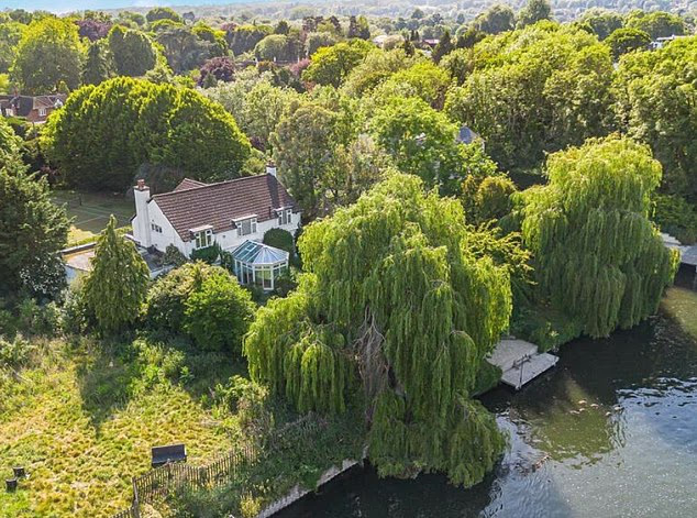 Ricky Gervais lists £2.95m home as wedding could cut tax