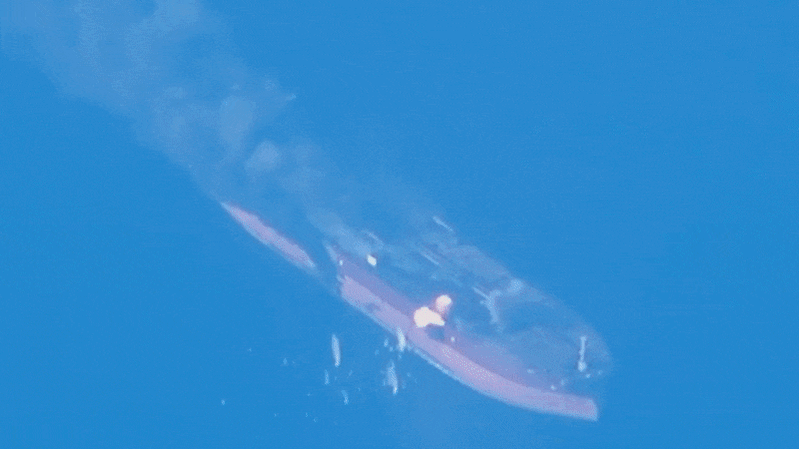 US strikes three Iranian oil tankers after alleged warship attack