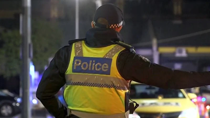 Man killed in Thomastown shooting as police search for gunman