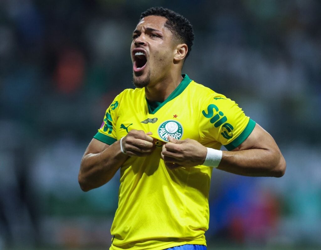 Chelsea, Man Utd and Spurs eye €60m South American striker