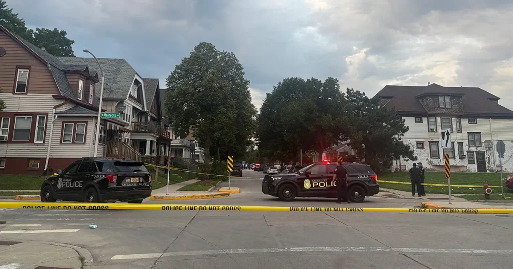 Milwaukee officer hit by gunfire near 37th and Wright