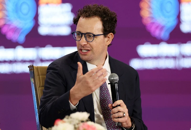Anthropic chief calls for a slower pace in AI model development