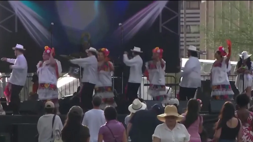 Phoenix marks Mexican independence at fifth annual event