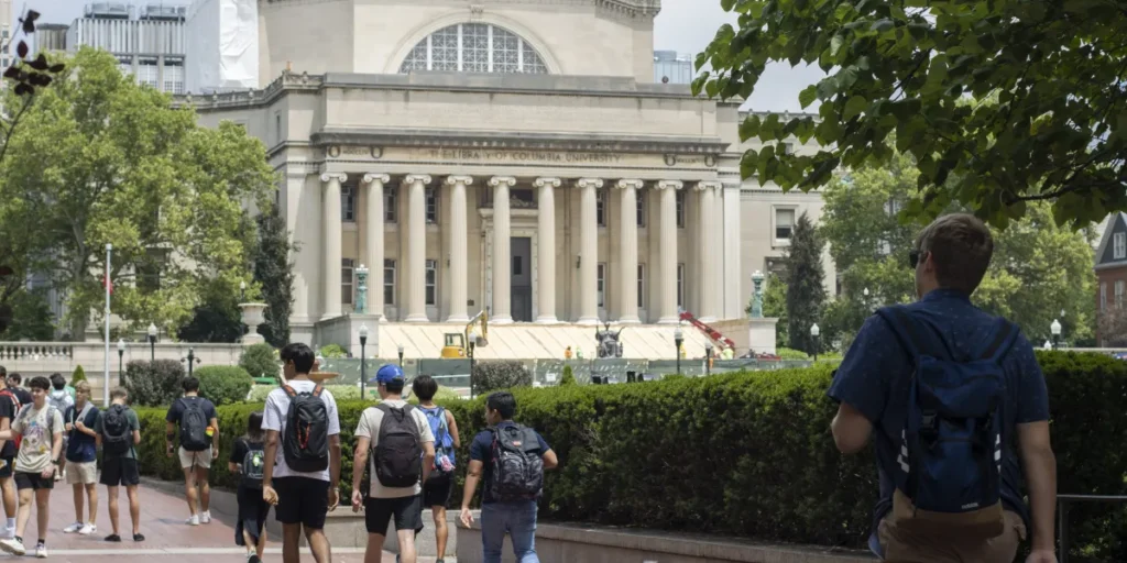 Rich parents mask their wealth in university applications
