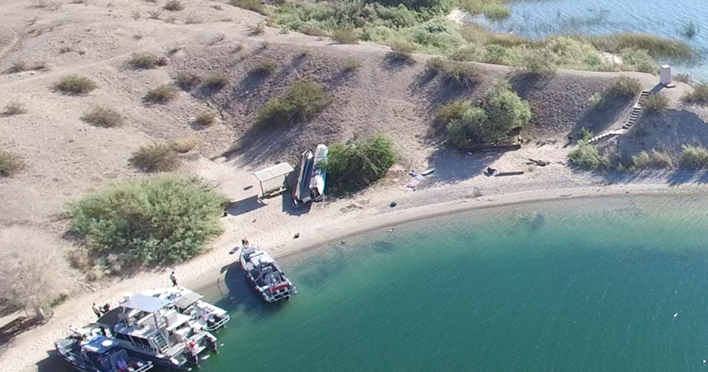Two dead after speedboat crashes into Lake Havasu campsite