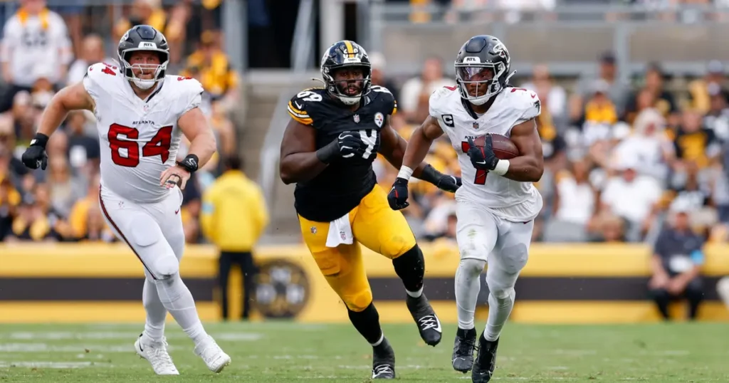 Two turnovers prove costly as Falcons lose in Pittsburgh