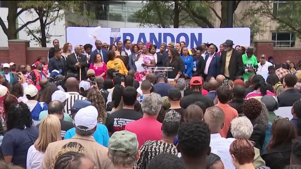 Chicago mayor seeks re-election despite weak poll ratings