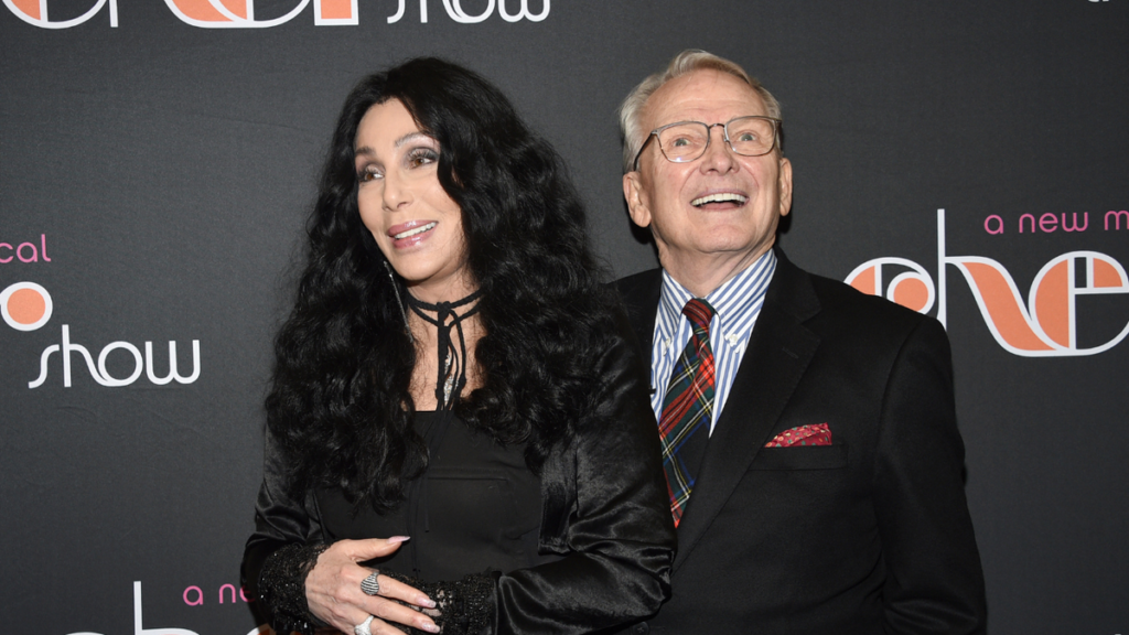Costume designer Bob Mackie, famed for dressing stars, dies at 87