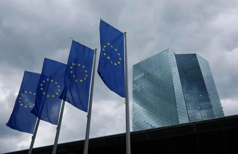 Negotiated eurozone pay growth expected to edge higher