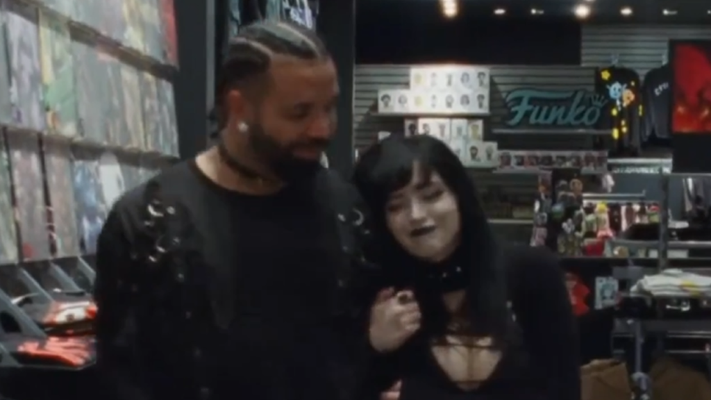 Drake embraces goth style in Hot Topic-inspired makeover