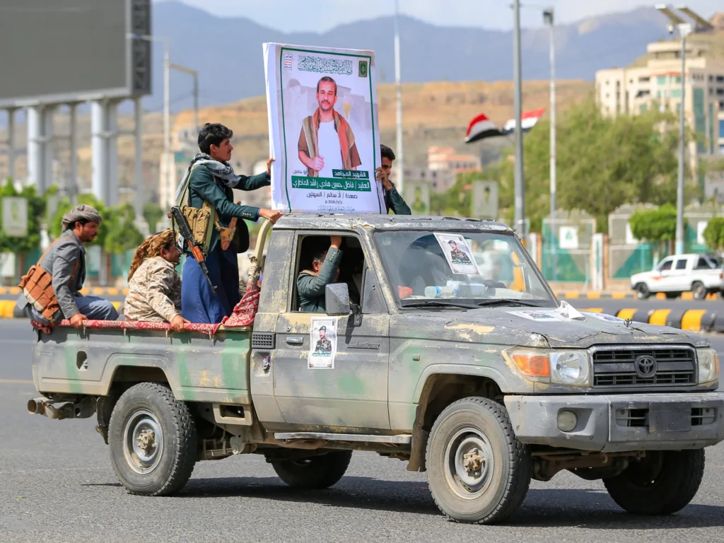 US appears ready to stand aside as Houthis seize Bab al-Mandeb