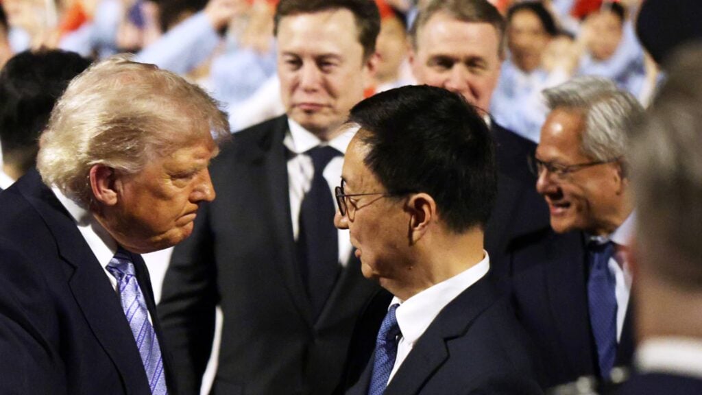 Industry urges Trump to bar Chinese carmakers before Xi trip