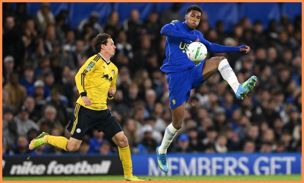 Chelsea concerned as clubs target key first-team star
