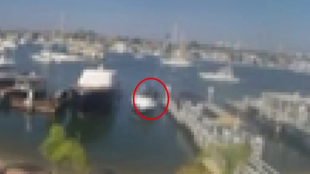 Suspected migrants arrive by boat at Newport Beach
