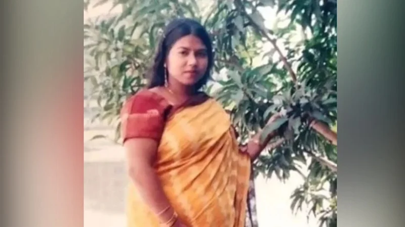 Man in police bribery case denies link to wife’s death