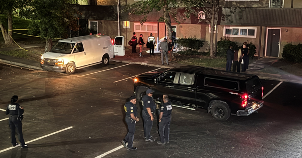 Suspicious Atlanta flat fire leaves one man dead