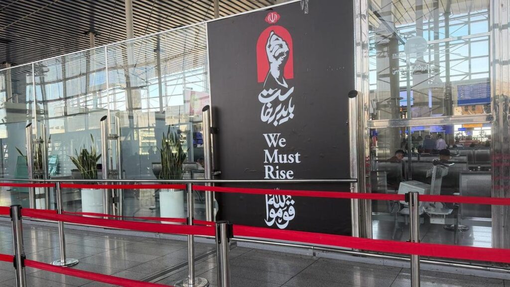 US sanctions force Iranian airlines to halt flights