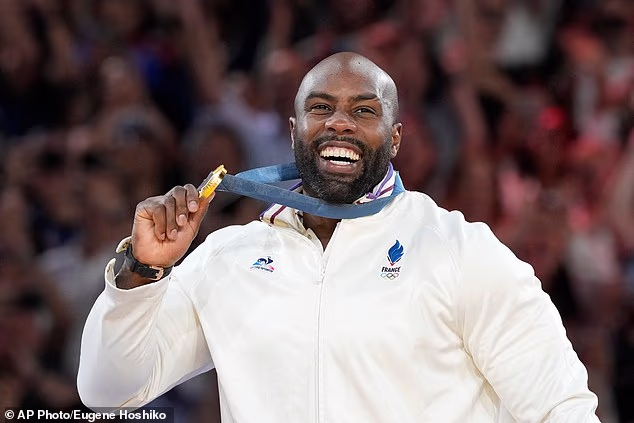 French judoka targeted by racist abuse as police investigate