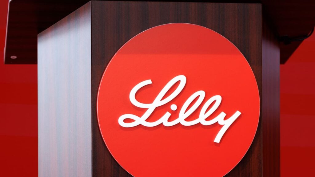 Eli Lilly combo boosts weight loss in mid-stage obesity trial