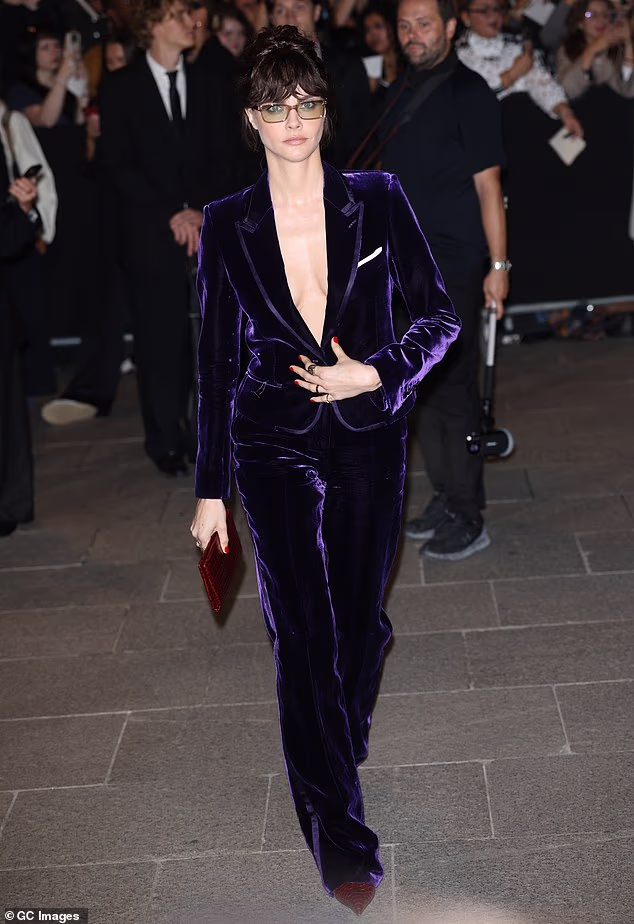 Delevingne, Moss and Shakira bring glamour to Tom Ford show