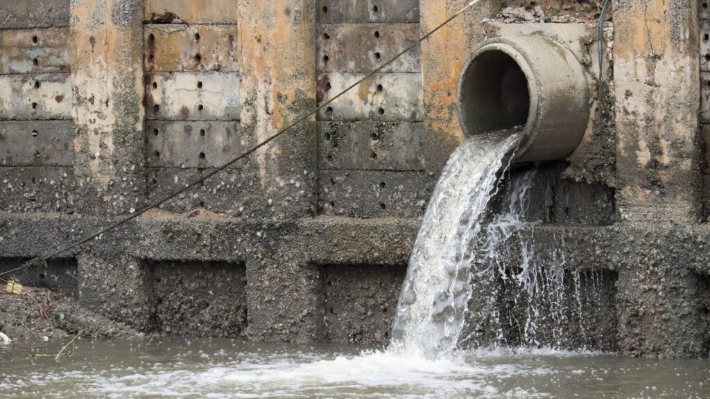 Scotland urged to treat sewage crisis after 100,000 spills