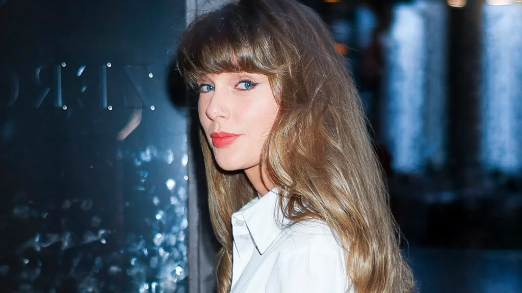 Taylor Swift Interrupts Dakota Johnson’s SNL Monologue
