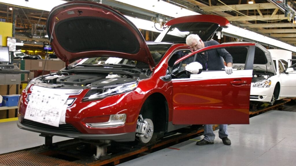 GM says hybrids are coming as it responds to customer demand
