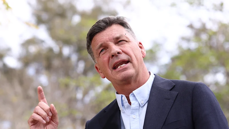 Australia: Coalition to cut immigration; Greens face Ukraine row