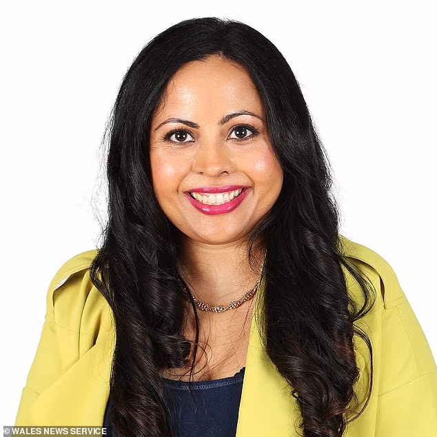 College founders accused of stealing £5m in fees, court told