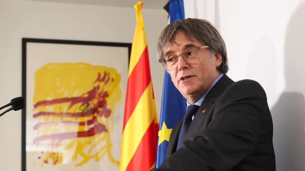 Spain paves way for exiled separatist leader to come home