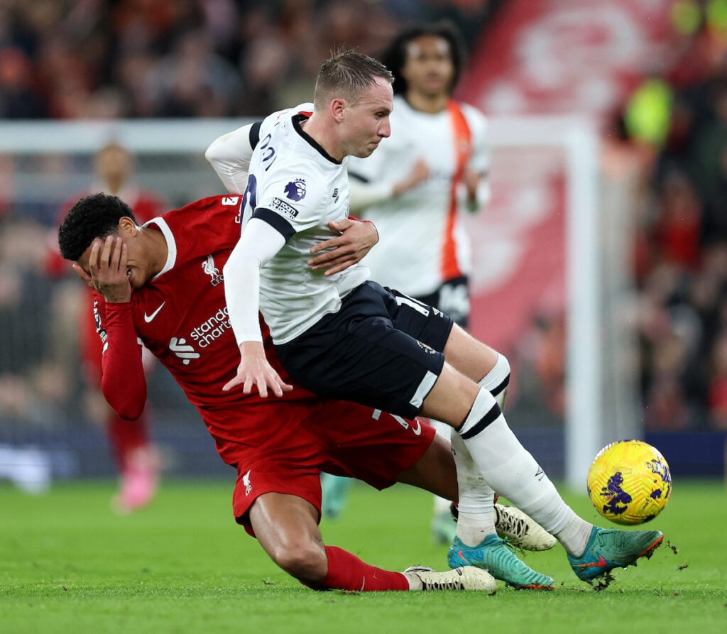Chelsea and Arsenal gain as Liverpool’s edge fades for 23-year-old