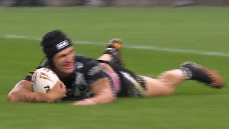Ponga shines on Kiwis debut with brilliant individual effort