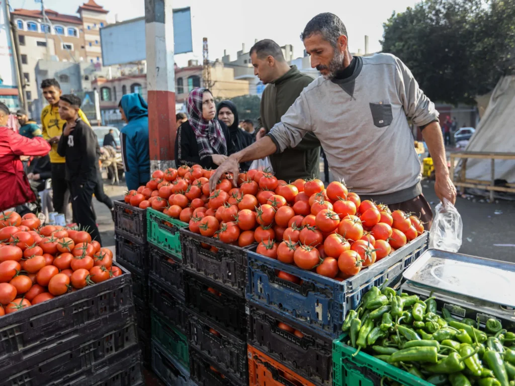 Israel stops Gaza imports as Hamas denies tax claims