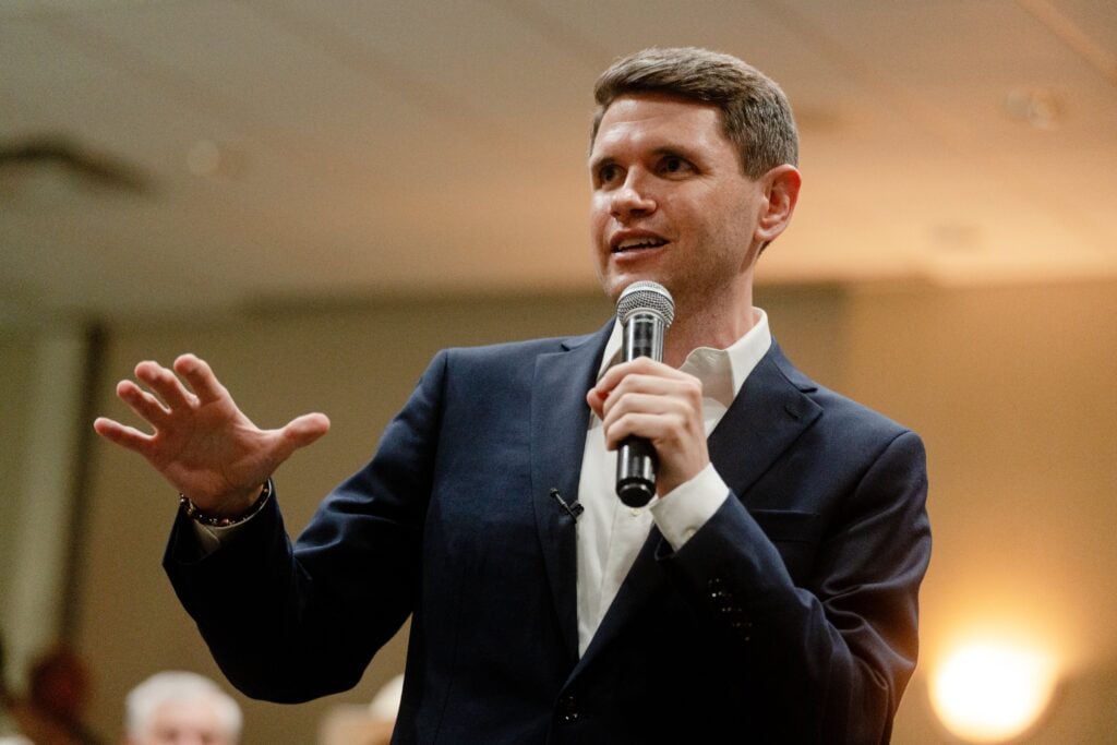Senate Republicans fall far behind in fundraising