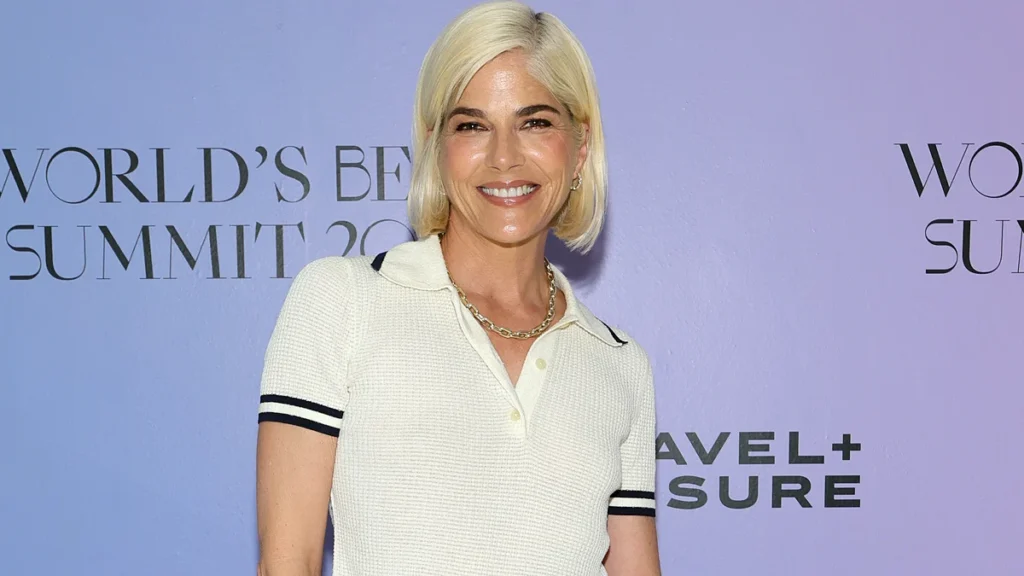 Selma Blair makes first appearance since arrest at 90s Con
