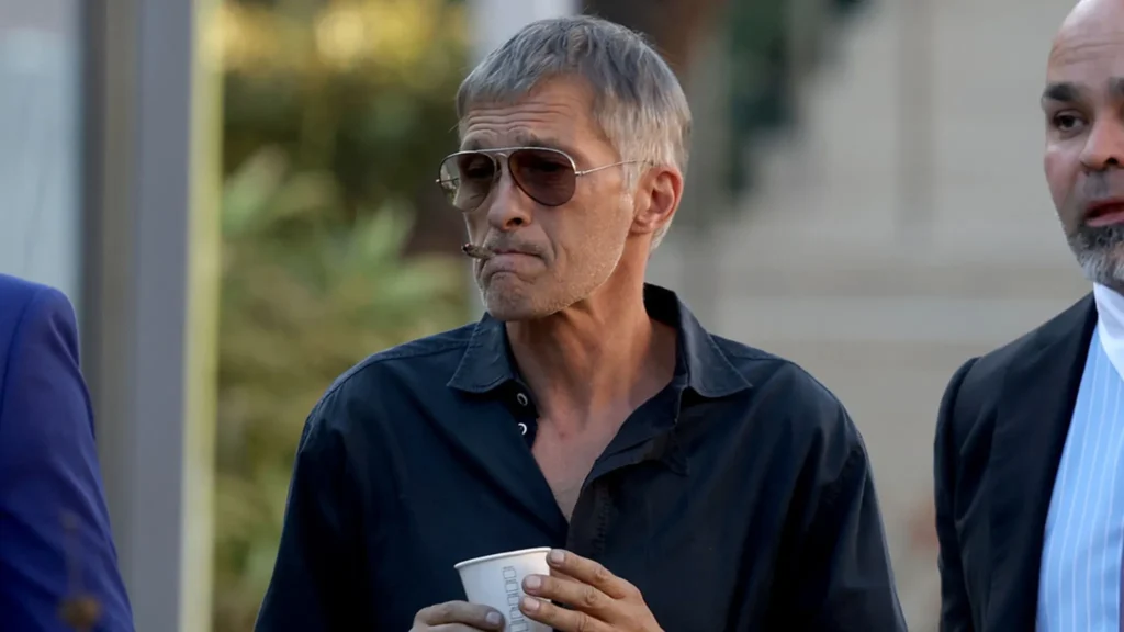 Olivier Martinez smokes outside court in Halle Berry custody case