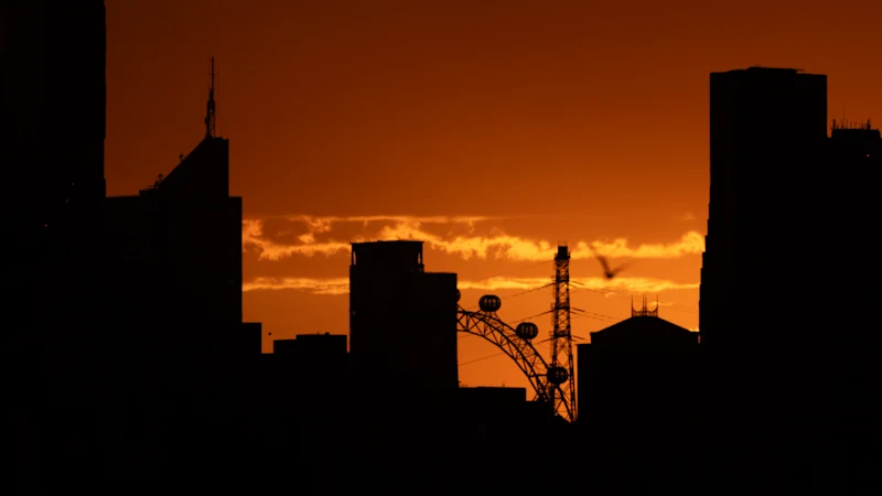 Experts warn Melbourne heat may bring heart attacks, early births