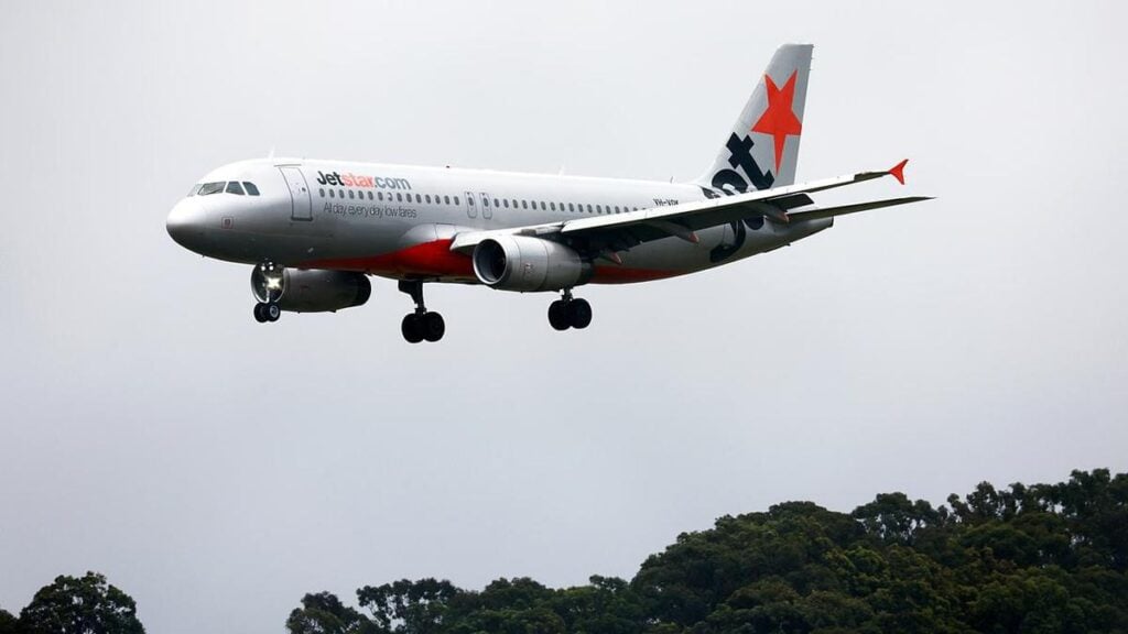 Sydney’s second airport begins operations