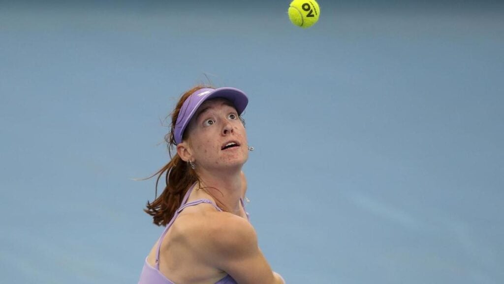Aussie knocks out sixth seed in major upset